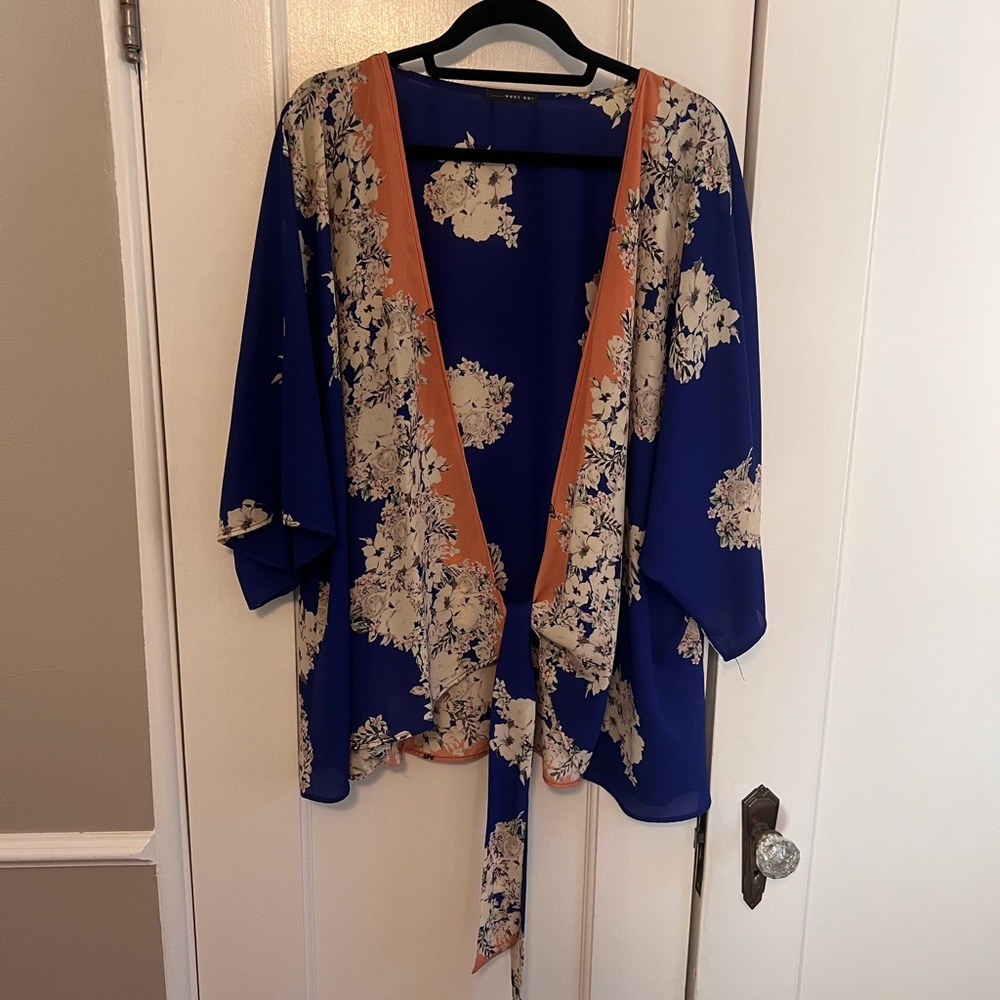 Floral Blue and Cream tie front kimono or cover up